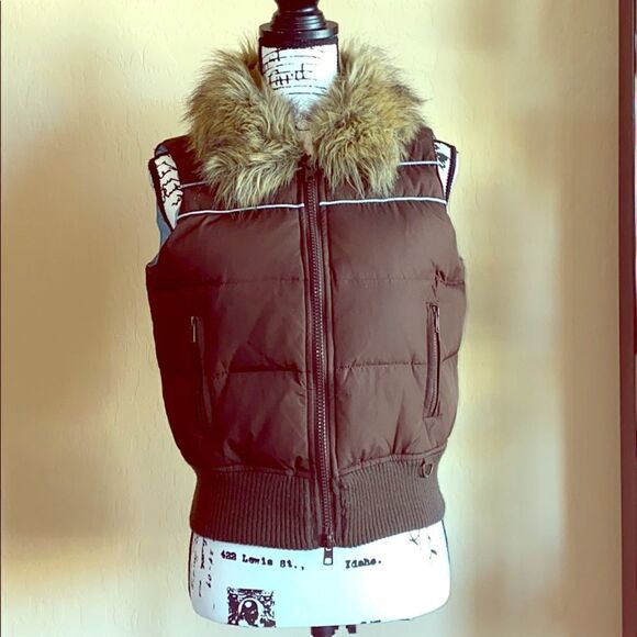 American Rag Jackets & Blazers - American Rag Medium Women’s Puffer Jacket Vest